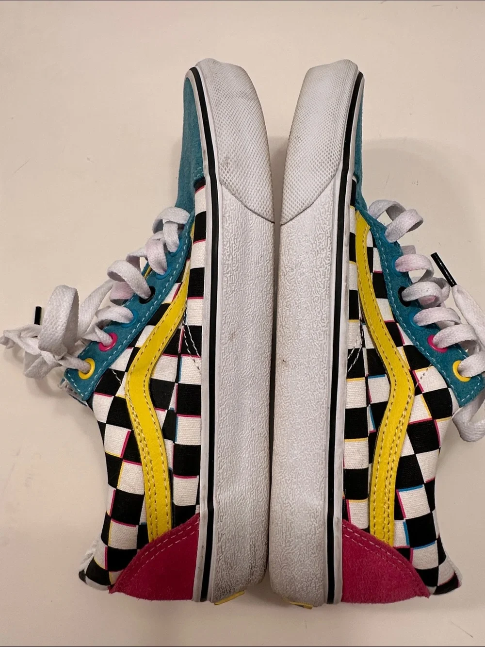 Vans Unisex US Mens 7 Women’s 8.5 Checkerboard Sneakers w/Teal, Yellow,Pink Blac